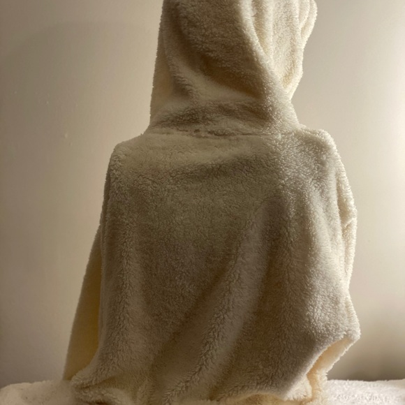 Victoria Secrets Sherpa - Picture 4 of 6